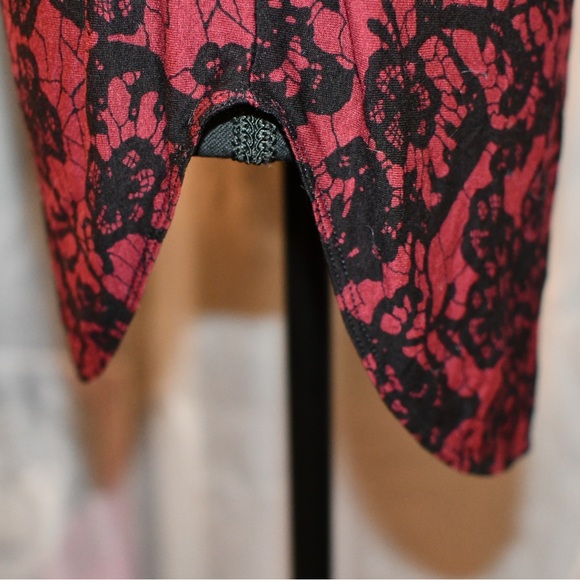 Wilfred Red and Black Lace Pattern Open Back Top Size Medium - Picture 4 of 11